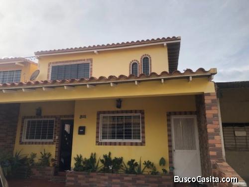 Zoraida Araujo Vende Town House en San Diego