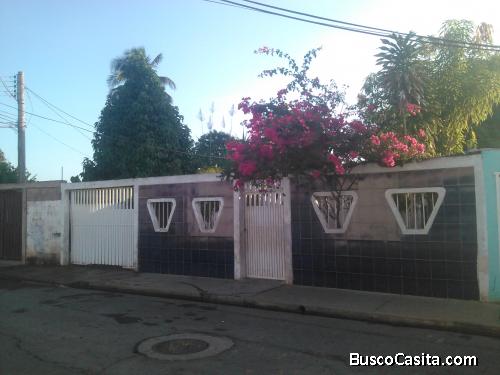 Casa Grande con Garaje a 50 mts de la Playa