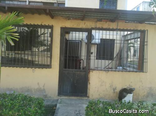 Alquila apto planta baja en Buenaventura 90mt2 semiamoblado