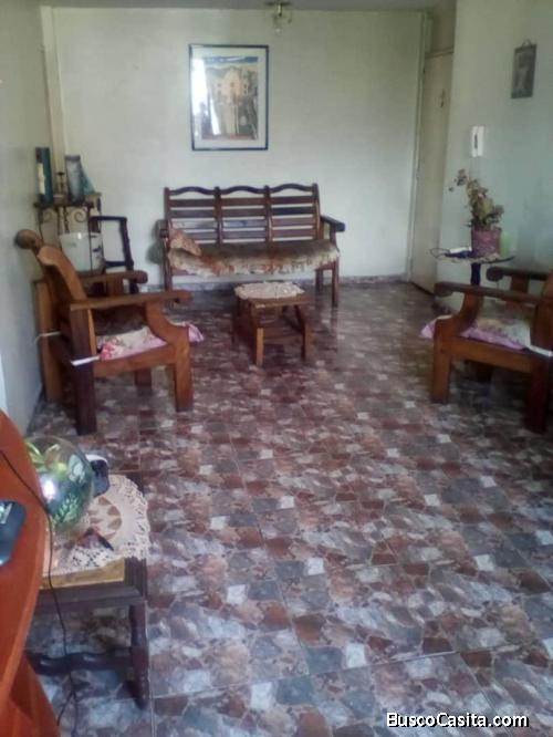 Vende Apto en Naguanagua, Conjunto Residencial Los Caracaros 82mts2