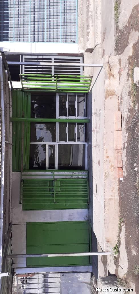 Vende excelente Local para Negocio en los Guayos vía principal hacia El Roble