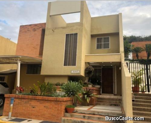 Townhouse en Venta Altos de Guataparo Valencia Carabobo 20-6650 Annic Coronado 04244714342