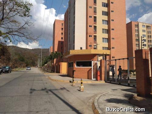 Zoraida Araujo Vende Apto. en Doral Country Mañongo