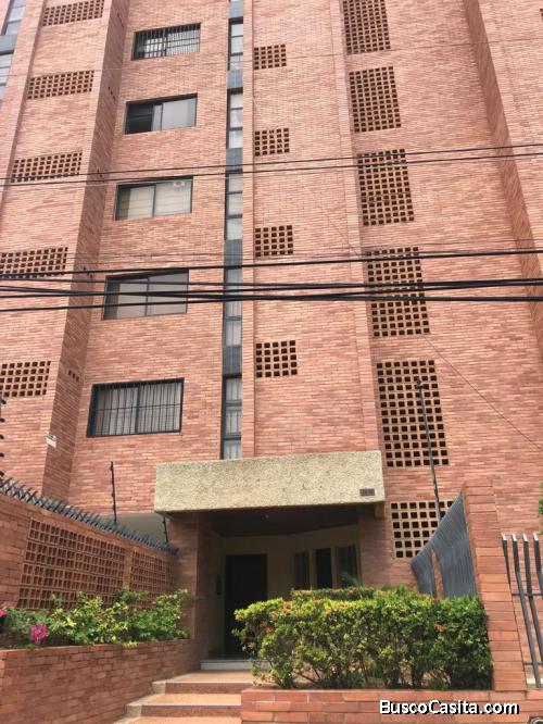 Se  Vende Apartamento ubicado en Av. El Milagro Maracaibo