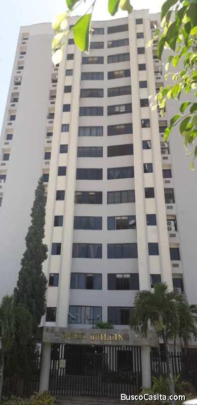 Zoraida Araujo Vende Apto. en Lomas del Este Valencia