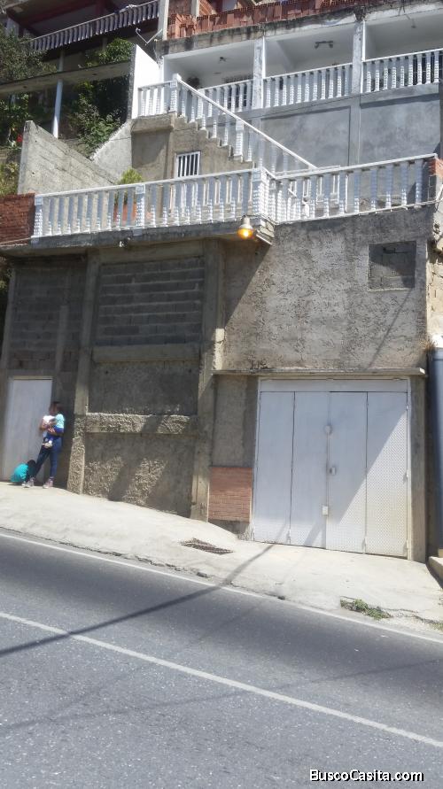 Hermosa casa con gran potencial, Km 3 del Junquito