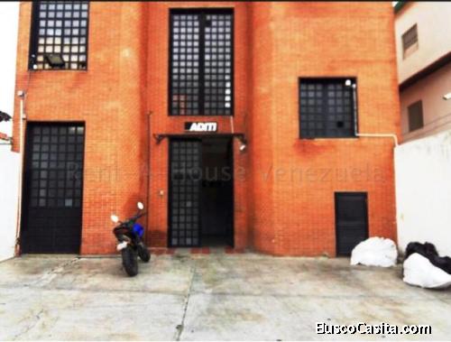 Alquiler planta baja 210 mts Boleita sur Caracas MLS #20-947