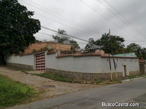 Terreno en Av. Colína en Guataparo