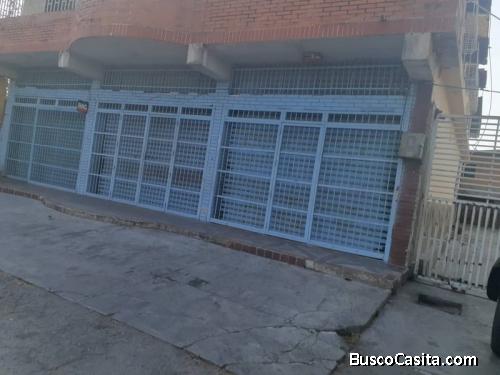 Sky Group Focus vende Local con Apartamento San Joaquin