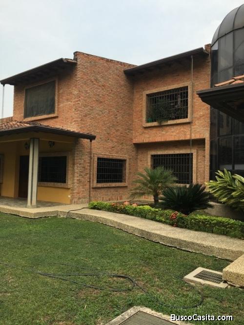 Sky Group Focus Vende Lujosa y Amoblada Casa en el Corazón de San Diego, Residencias Las Mercedes