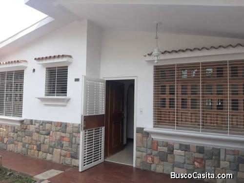 Sky Group Vende Casa en Valles de Camoruco (+58 4144257272) gheizel Lugo FOC-647