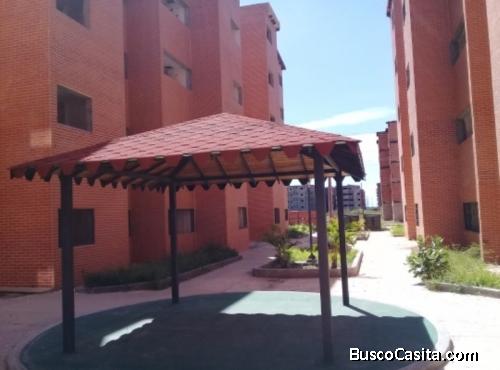 SKYGROUP VENDE APARTAMENTO URB PARAPARAL FOA-946