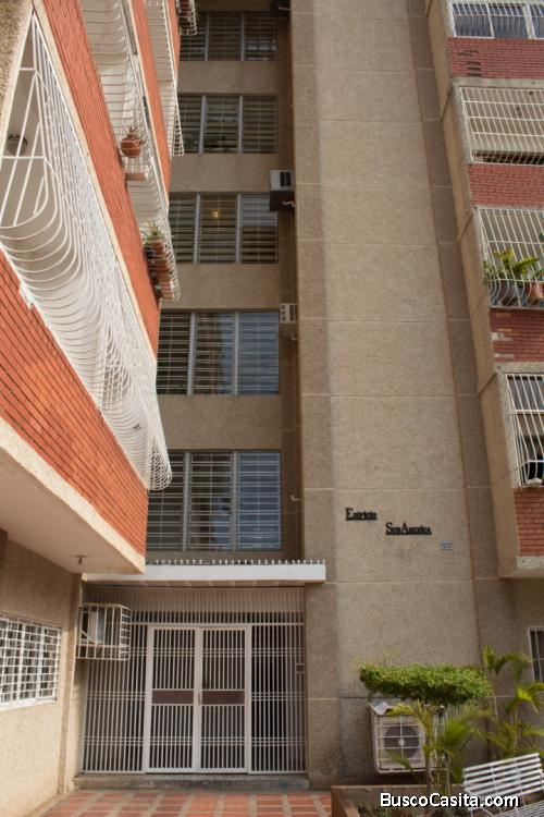 Apartamento en Edificio SudAmerica al lado de Rollertec