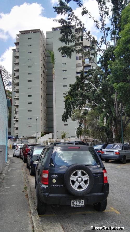 EN TERRAZAS DEL CLUB HÍPICO. Apartamento de 3habitaciones y dos baños, en calle cerrada