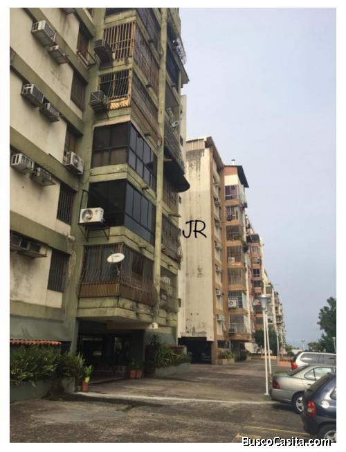 Vendo APTO. en RES. ALTA VISTA.