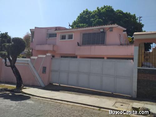 Vendo casa en Valles de Camoruco 