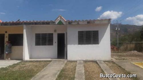 Vendo casa en Lomas de la Hacienda
