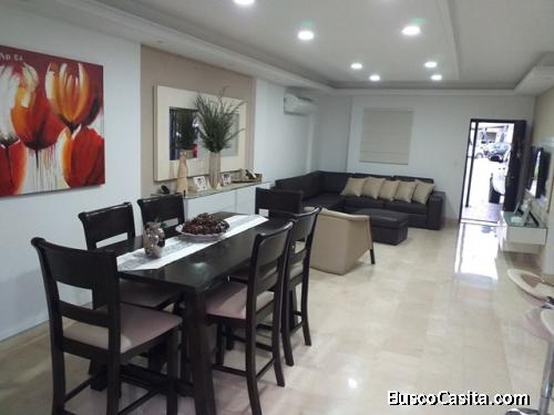 Vendo TownHouse en Mañongo av principal del Rincon
