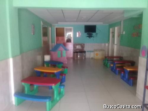 En venta Preescolar y Casa Urbanización Sabaneta
