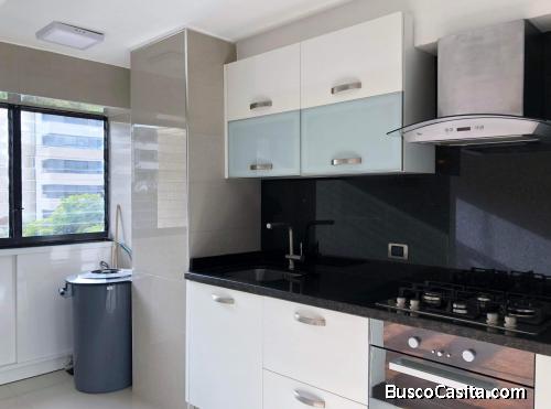 Apartamento en alquiler con linea blanca. Remodelado, ubicado en Terrazas del Avila