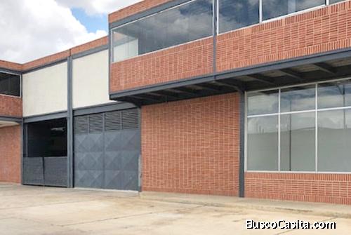 Venta Galpón de 800 M2 Zona Industrial La Quizanda - YGL5