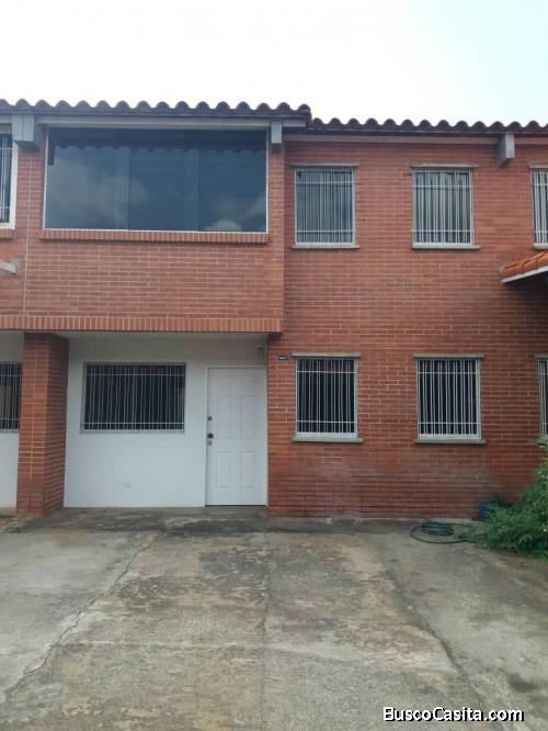 EN VENTA TOWN HOUSE EN URBANIZACION TERRAZAS DEL ATLANTICO PUERTO ORDAZ