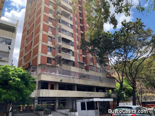 Apartamento emn alquiler, avenida principal de Parque Humbolt. Mls 20-11177