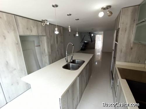 SE VENDE APTO. EN RESID. DORAL BEACH, LECHERIA