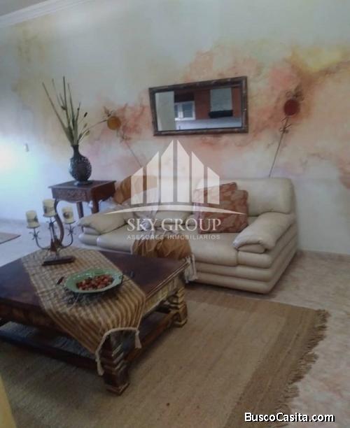 SKY GROUP  Alquila en La Trigaleña, impecable apartamento amoblado.