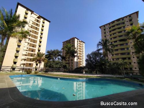 SKY GROUP Vende Apartamento en Res Altos del Mirador, Av. Cuatricentenaria