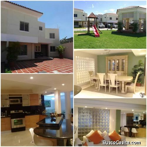EN VENTA HERMOSO TOWN HOUSE