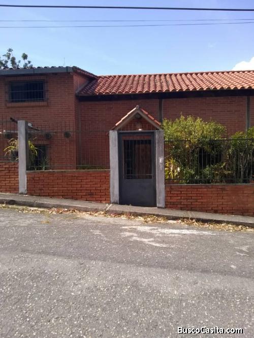 VENDO CASA URB. LA ENTRADA ALTAMIRA VALENCIA  
