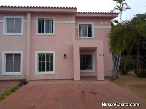 #28461 TOWNHOUSE VENTA/ALQUILER MILAGRO NORTE MARACAIBO ESTEFANY PULGAR