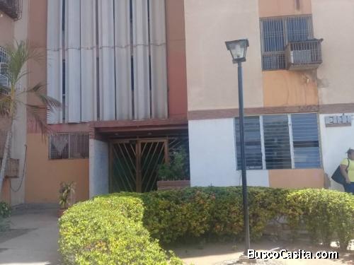  #29118 APARTAMENTO ALQUILER CIRCUNVALACION 1 MARACAIBO ESTEFANY PULGAR
