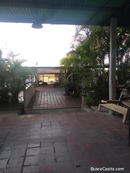 VENDO LOCAL EN AGUA VIVA (CABUDARE)  A 10 MINUTOS DE BARQUISIMETO