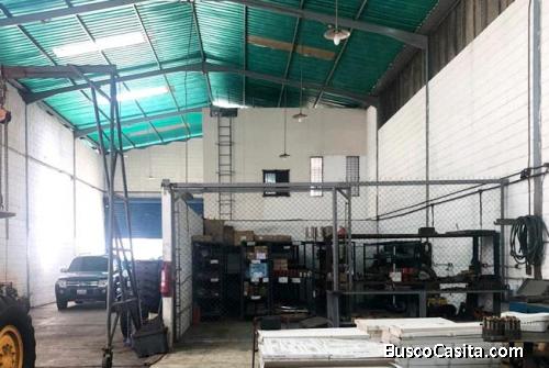 Yamily Ochoa Vende Galpón 450 M2 San Diego - YGL10