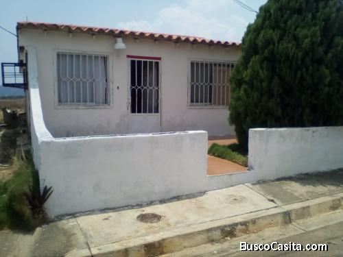 CASA EN URB PRIVADA EN YARITAGUA