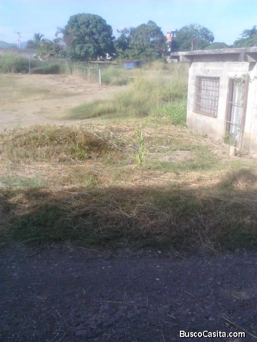 CASA DE BLOQUE CON MUCHO TERRESO PARA SEGUIR CONSTRUYENDO