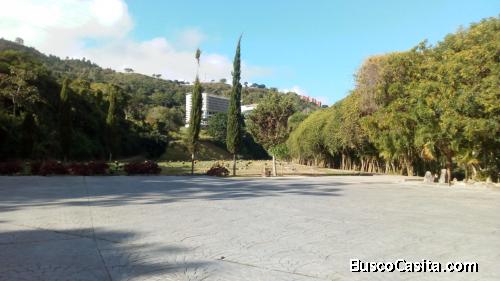 Parcela de dos puestos en El Cemeneterio del Este