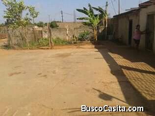 Terreno en la avenida principal