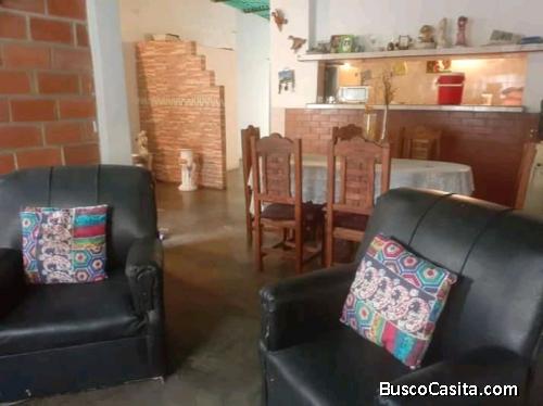 Casa a 1 cuadra del sector 2 de ricardo urriera. ( callejon monseñor arocha