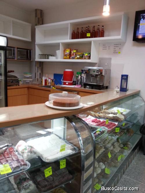 LOCAL COMERCIAL EN VENTA SE INCLUYEN EL FONDO DE COMERCIO