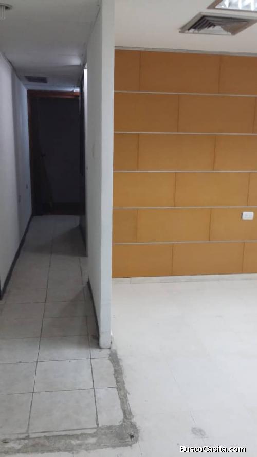 alquilo  comodo local comercial para oficinas en parque aragua 