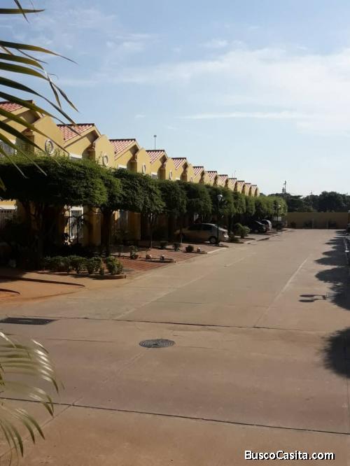 Casa venta Maracaibo Th Santa Mónica sur 060720