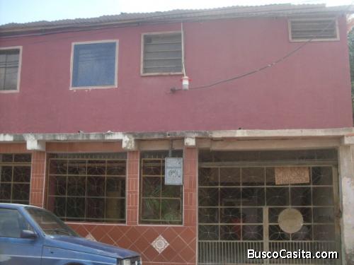 En Venta Amplia Casa con 4 Anexos