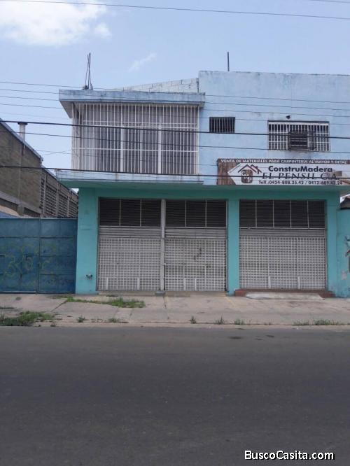 EDIFICIO PEQUEÑO CALLE SUCRE PUERTO LA CRUZ