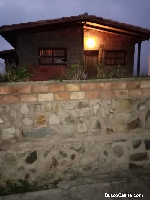 VIVIENDA DE DOS PLANTAS.-