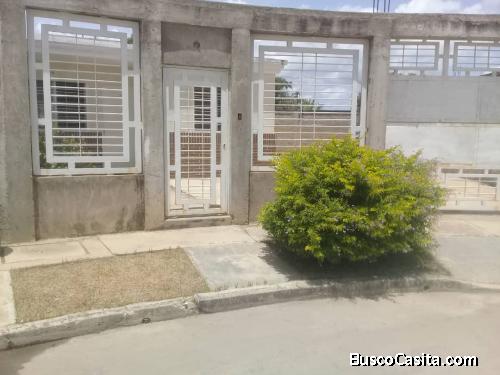 En venta casa en urb La Ciudadela