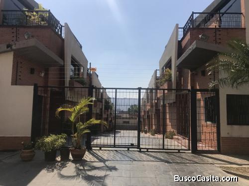townhouse en venta de 3 niveles equioado