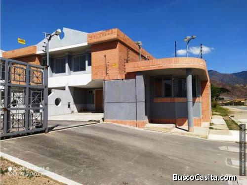  En Venta Town House Urb. Santa Cruz San Diego